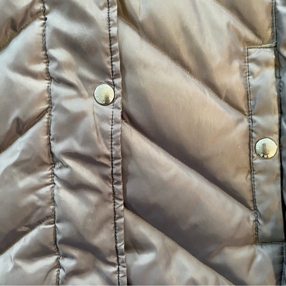 michael kors mid-length down-filled puffer parka jacket in brown-grey - Picture 4 of 7